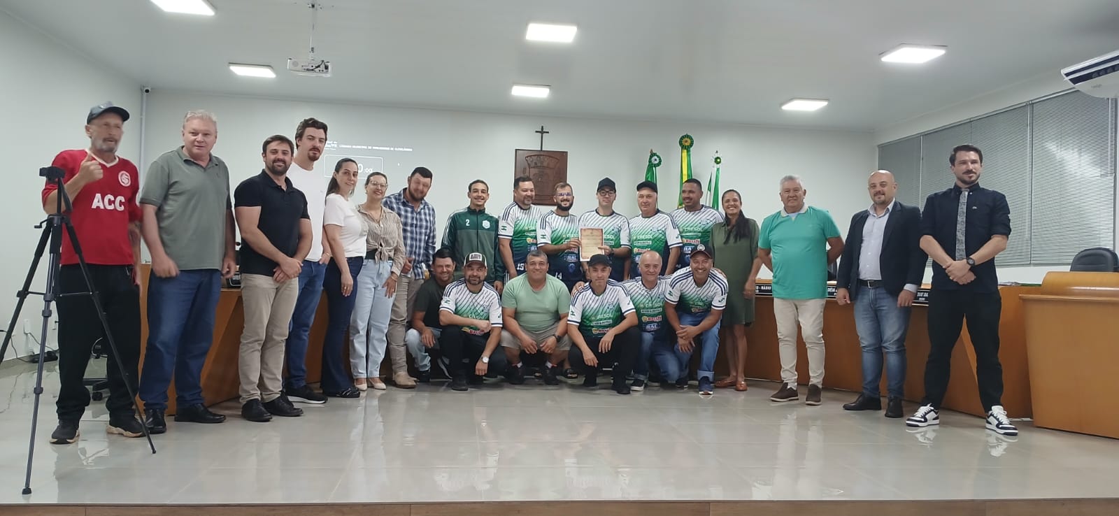 associacao-master-de-clevelandia-recebe-mocao-de-aplauso-por-contribuicao-ao-esporte-1.jpg associacao-master-de-clevelandia-recebe-mocao-de-aplauso-por-contribuicao-ao-esporte-1.jpg