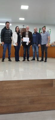 mocao-de-aplauso-aos-integrantes-do-samu-e-ao-radialista-mauro-fernando-piccinini-1.jpg