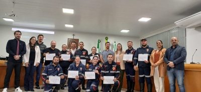 mocao-de-aplauso-aos-integrantes-do-samu-e-ao-radialista-mauro-fernando-piccinini-2.jpg